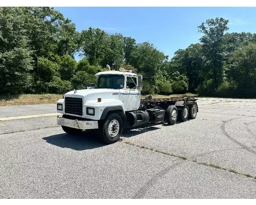 MACK RD688S Complete Vehicle