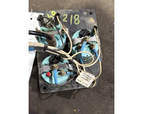 MACK RD688S Dash Panel