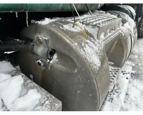 MACK RD688S Fuel Tank