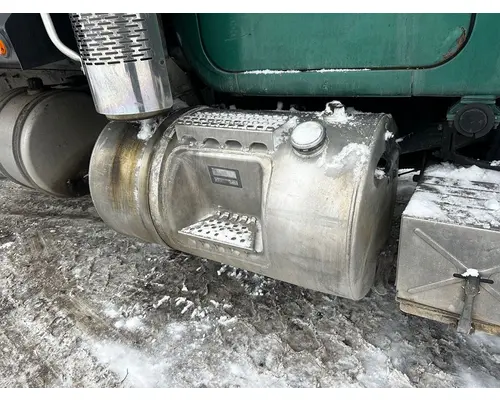MACK RD688S Fuel Tank