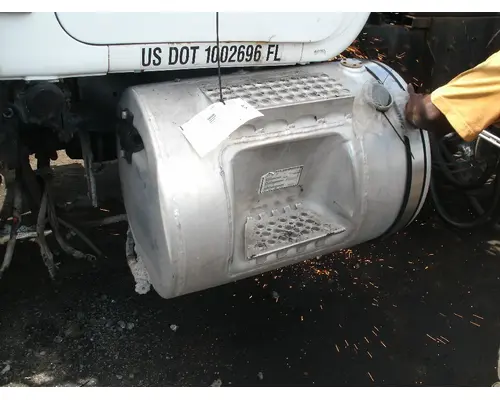 MACK RD688S Fuel Tank