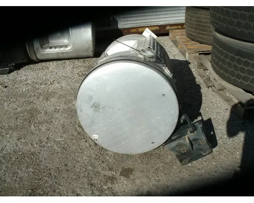 MACK RD688S Fuel Tank