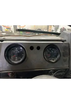 MACK RD688S Instrument Cluster