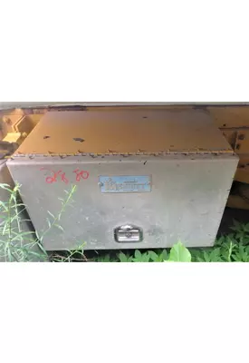 MACK RD688S Tool Box