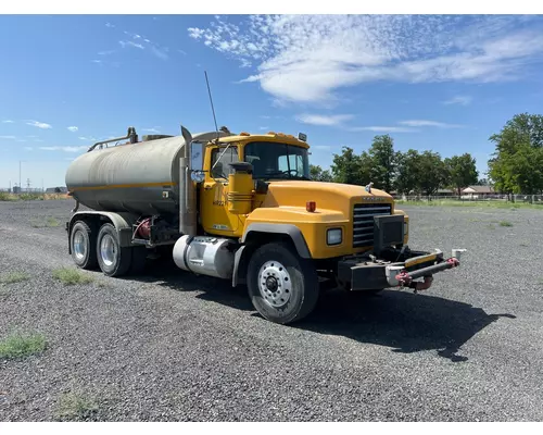 MACK RD688S Vehicle For Sale