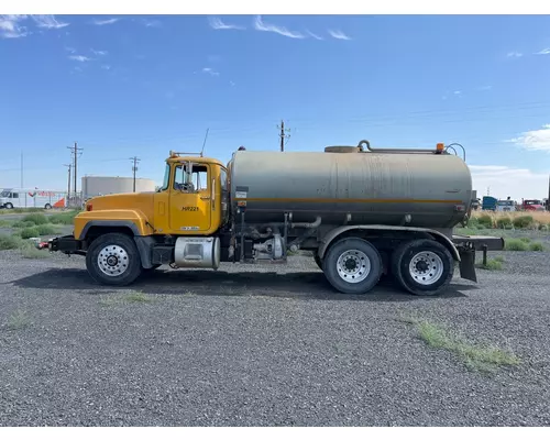 MACK RD688S Vehicle For Sale