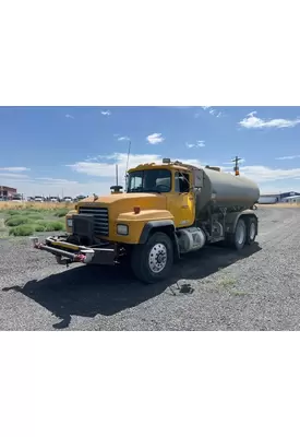 MACK RD688S Vehicle For Sale
