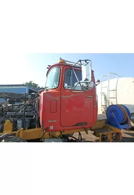 MACK RD690S Cab