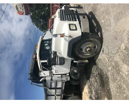 MACK RD690S Complete Vehicle