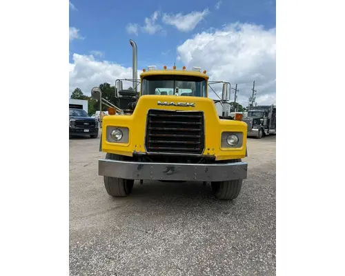 MACK RD690S Complete Vehicle