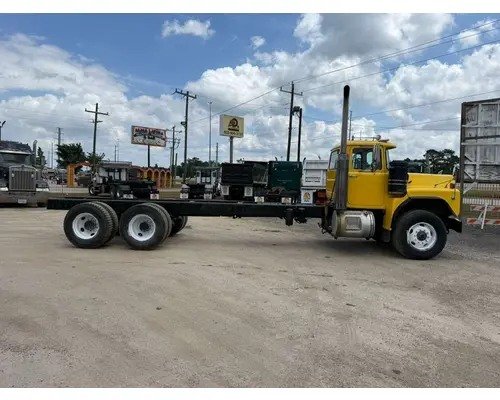 MACK RD690S Complete Vehicle