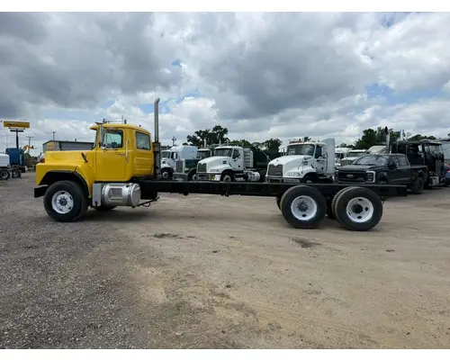 MACK RD690S Complete Vehicle