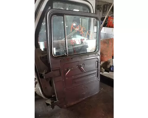 MACK RD690S Door Assembly, Front