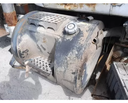 MACK RD690S Fuel Tank