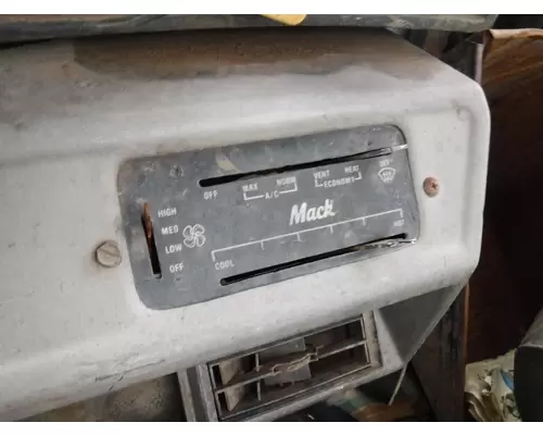 MACK RD690S Temperature Control