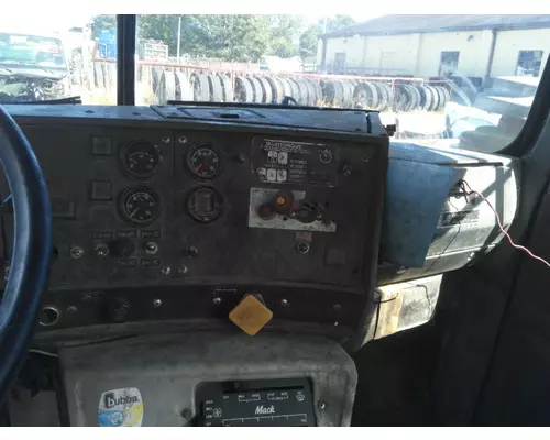 MACK RD690 CAB