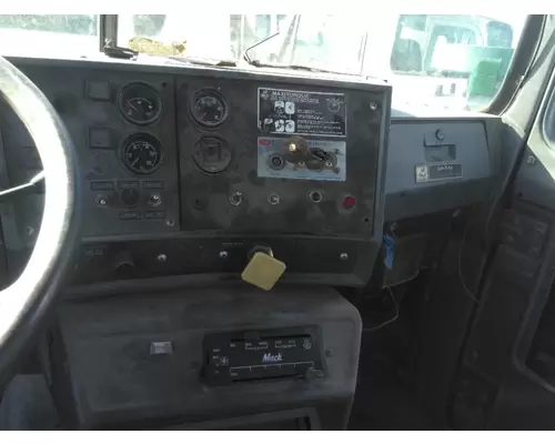 MACK RD690 CAB