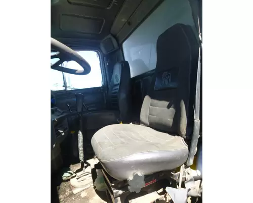 MACK RD690 SEAT, FRONT
