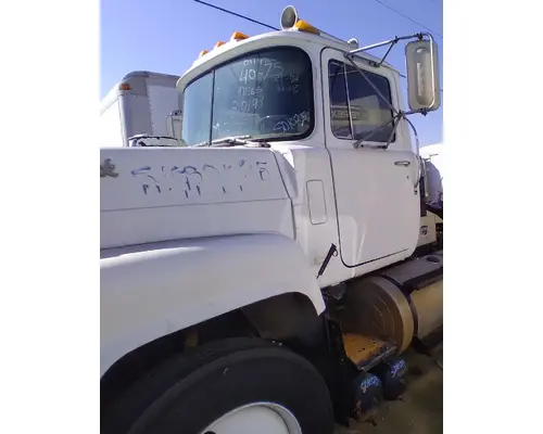MACK RS686LST Cab Assembly