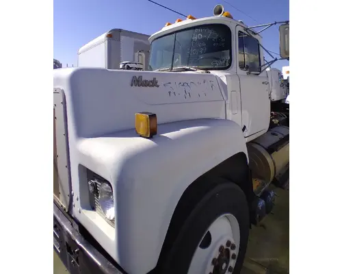 MACK RS686LST Cab Assembly