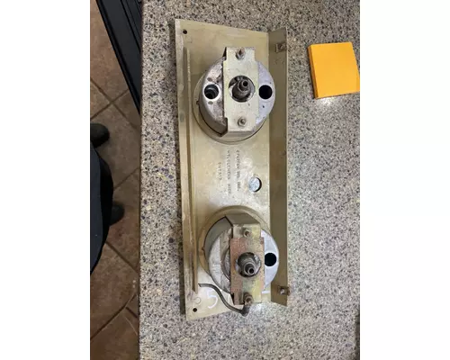 MACK RS686L Instrument Cluster