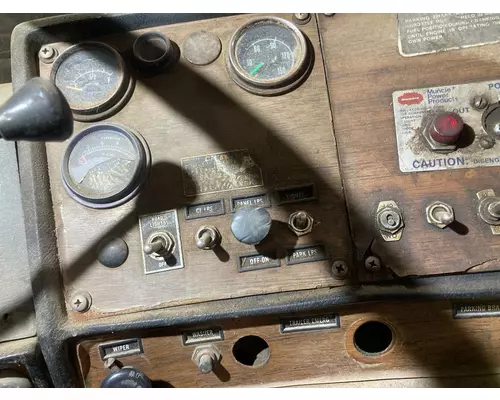 MACK RS688LS Dash Assembly