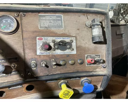 MACK RS688LS Dash Assembly