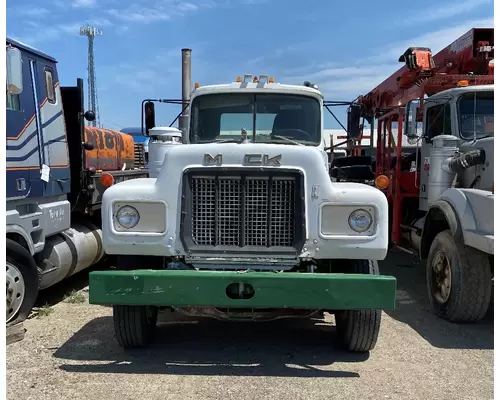MACK RS767 WHOLE TRUCK FOR PARTS