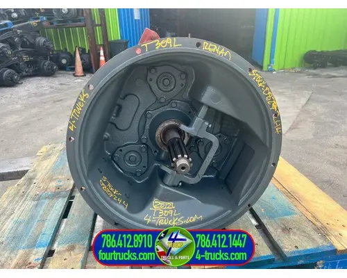 MACK T309L Transmission Assembly
