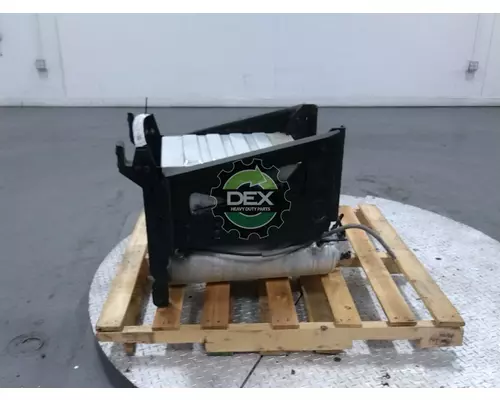 MACK TD713 3131 battery box; mounting parts for battery box