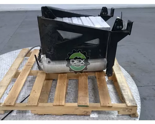 MACK TD713 3131 battery box; mounting parts for battery box