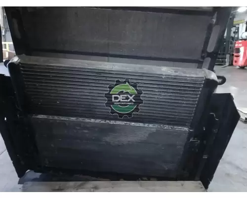 MACK TD713 Radiator