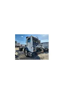 MACK U686T Complete Vehicle