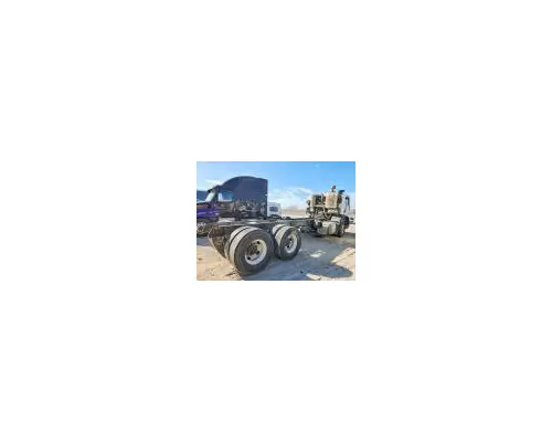 MACK U686T Complete Vehicle