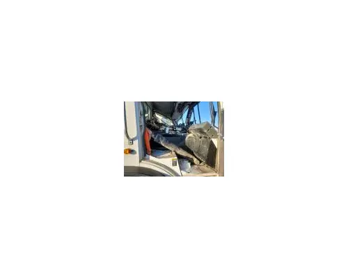 MACK U686T Complete Vehicle