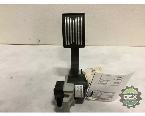 MACK  2711 accelerator pedal