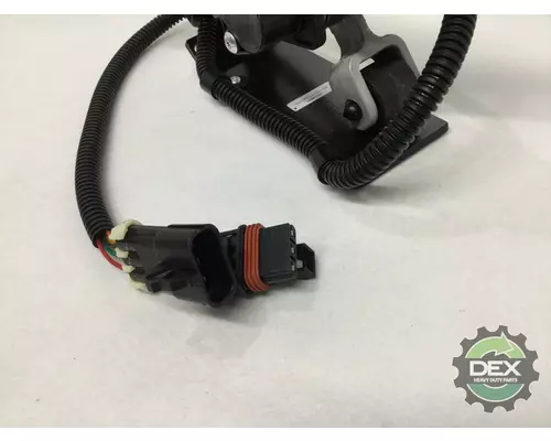 MACK  2711 accelerator pedal