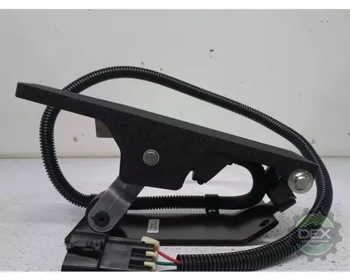 MACK  2711 accelerator pedal