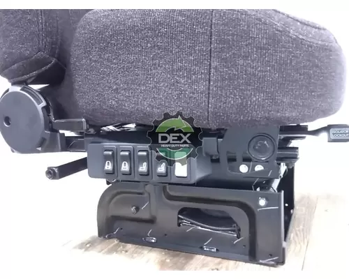 MACK 8521 front seat, complete OEM# 23844431 in Advance, NC MACK 8521 front seat, complete OEM# 23844431 in Advance, NC