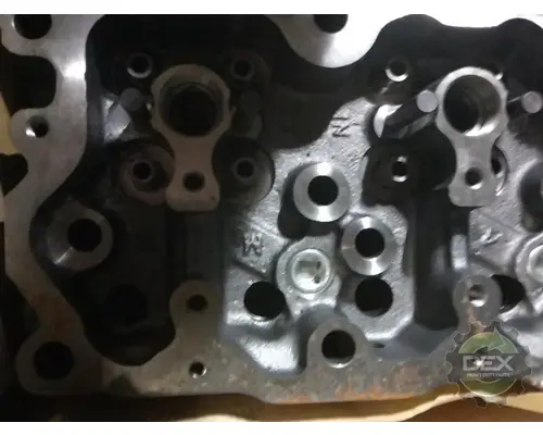MACK  Cylinder Head