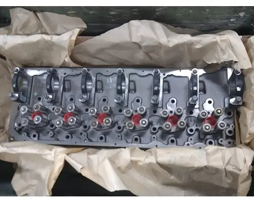 MACK  Cylinder Head