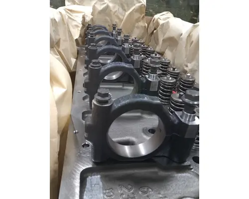 MACK  Cylinder Head