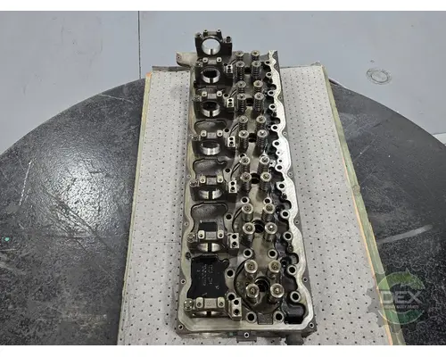 MACK  Cylinder Head