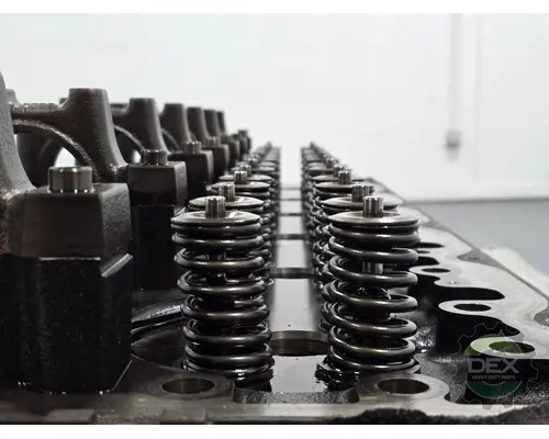 MACK  Cylinder Head