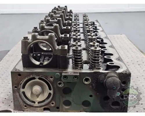 MACK  Cylinder Head