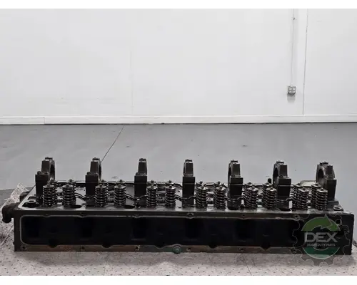 MACK  Cylinder Head