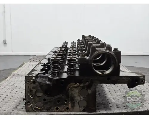 MACK  Cylinder Head