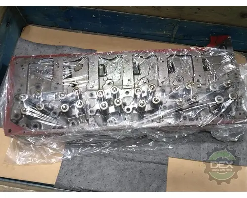 MACK  Cylinder Head