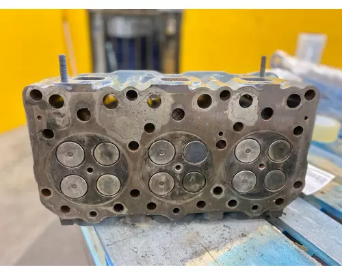 MACK  Cylinder Head