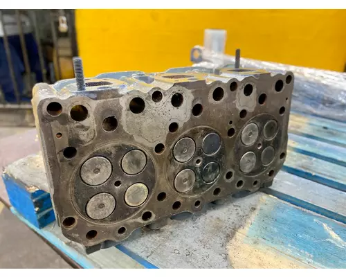 MACK  Cylinder Head